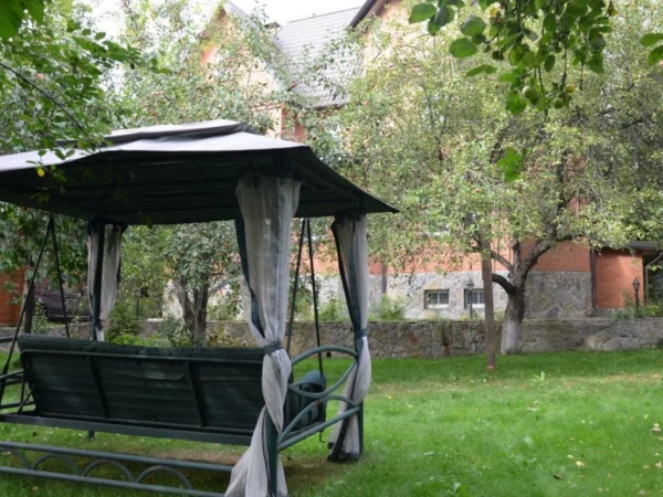 сад с дорожками Дом престарелых в Малаховке