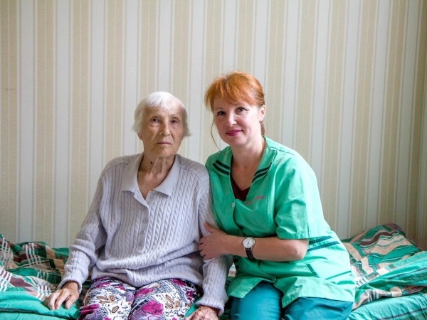фото сестры с бабушкой