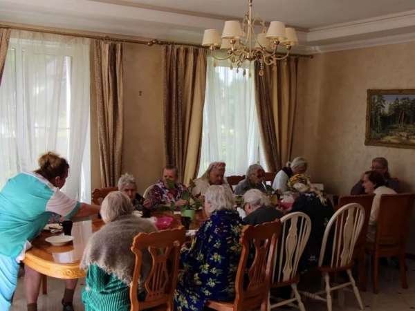 обед в Пансионате для пожилых в Ершово