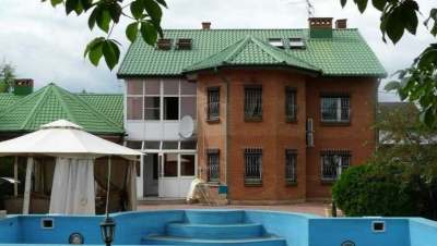 фото дома с бассейном
