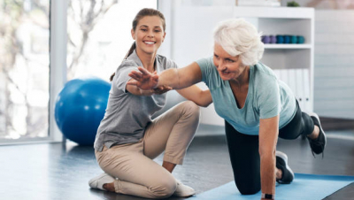 Фитнес в домашних условиях может стать ключом к сохранению здоровья пожилого человека